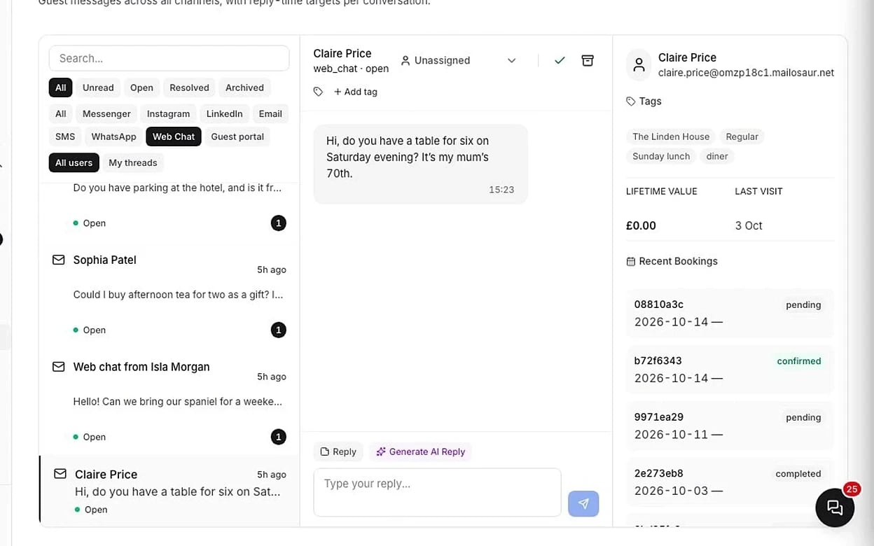 Screenshot: Filtern des Posteingangs nach Kanal und Öffnen eines Webchat-Verlaufs.